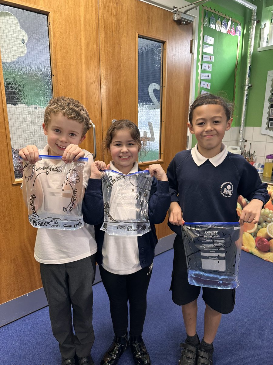 We have been creating our own water cycles to take home to stick in our windows and watch the process happen☀️🌊☁️🌧️ @ExplorifySchool @NatGeo @sciencemuseum