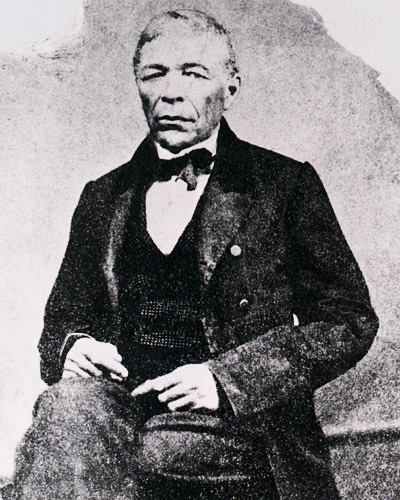 James_LouCha's tweet photo. #HaitiFacts
William de Fleurville, Lincoln's Haitian Barber 🇭🇹 🇺🇸

William de Fleurville was born in Cap Haïtien, Haiti, in 1807 and was nicknamed Billy the Barber. Fleurville became Abe Lincoln's personal barber, and might have influence his decision to abolish slavery in 🇺🇸. https://t.co/oFg2swTu8V