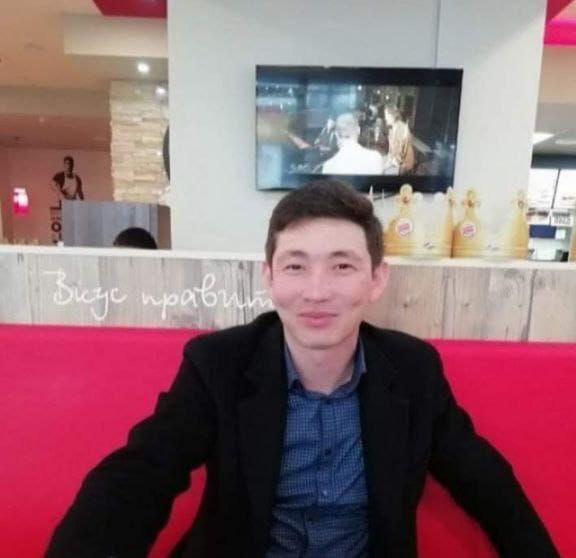 Veritas_kz's tweet photo. 1/3
YOUR DADDY WILL COME HOME

On 5 February 2024, at 15:00, the Supreme Court will hold a preliminary hearing on the motion in the case of political prisoner Nursultan #ISAYEV.

On 1 February 2023, Nursultan ISAYEV was sentenced to 15 years' imprisonment under Article 380-1 https://t.co/Y5IbglR3N3