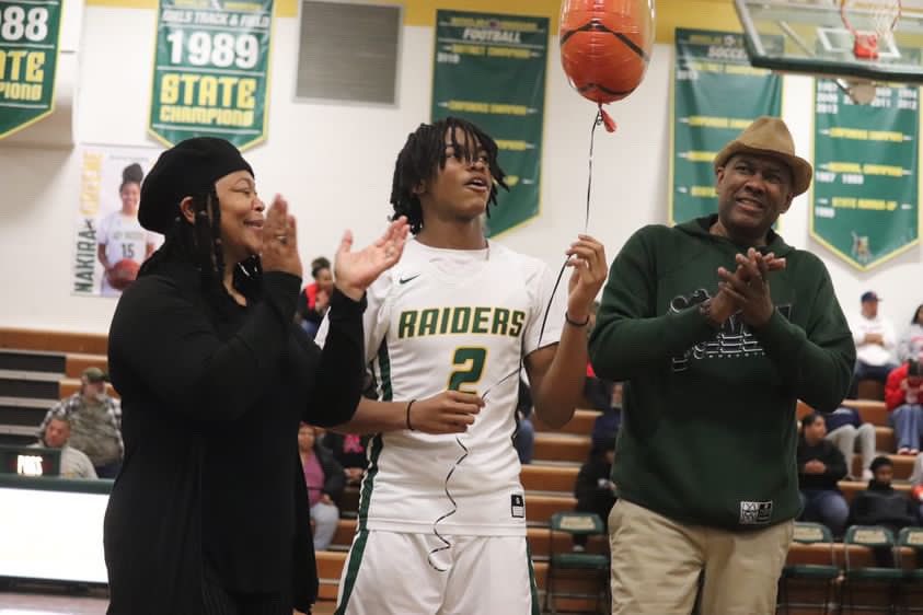 DaOnlyJp's tweet photo. So glad to make the 1000 point club on my Senior night !!! Love ❤️ 
#AmeliaRaider https://t.co/COd29VNvk2