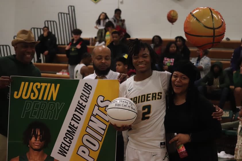 DaOnlyJp's tweet photo. So glad to make the 1000 point club on my Senior night !!! Love ❤️ 
#AmeliaRaider https://t.co/COd29VNvk2