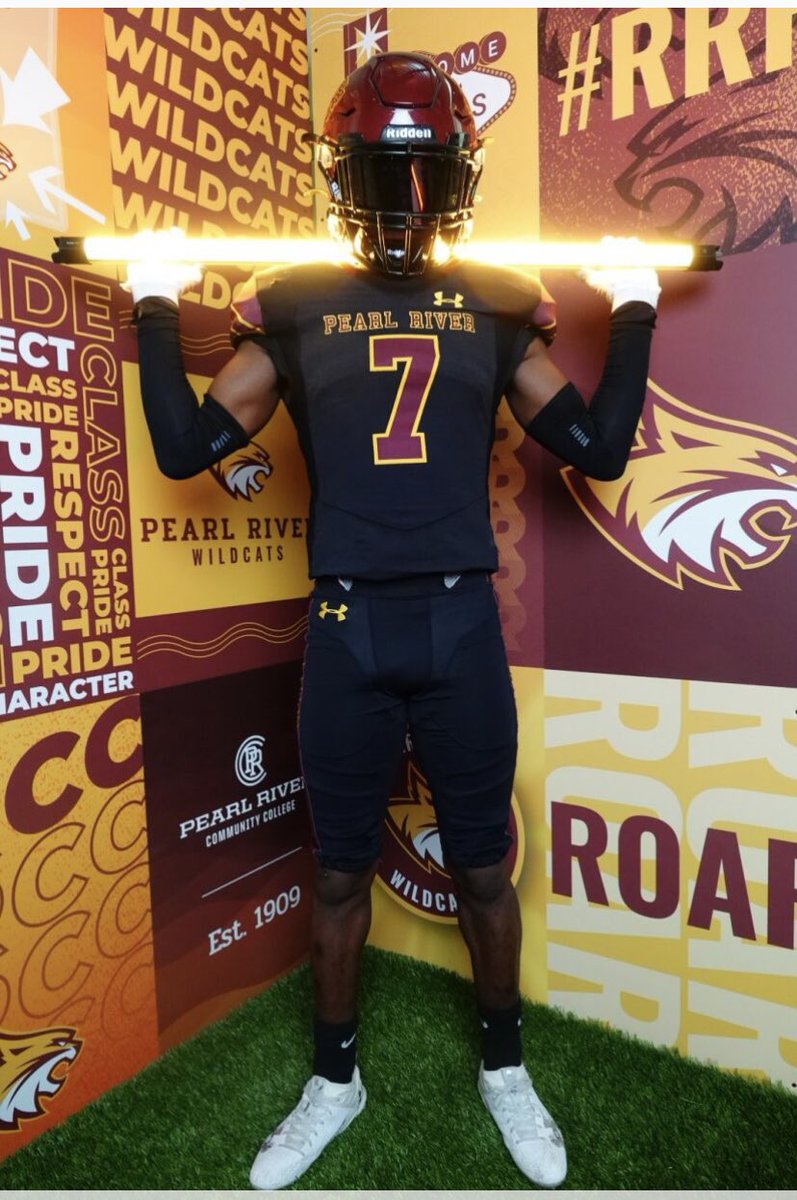Cantguarddavid2's tweet photo. Phase 1 complete βοΈπ #ATTG #quick6ix @sirvares_snow @PearlRiverFB @coachsmith_prcc https://t.co/09gbmf1sL4