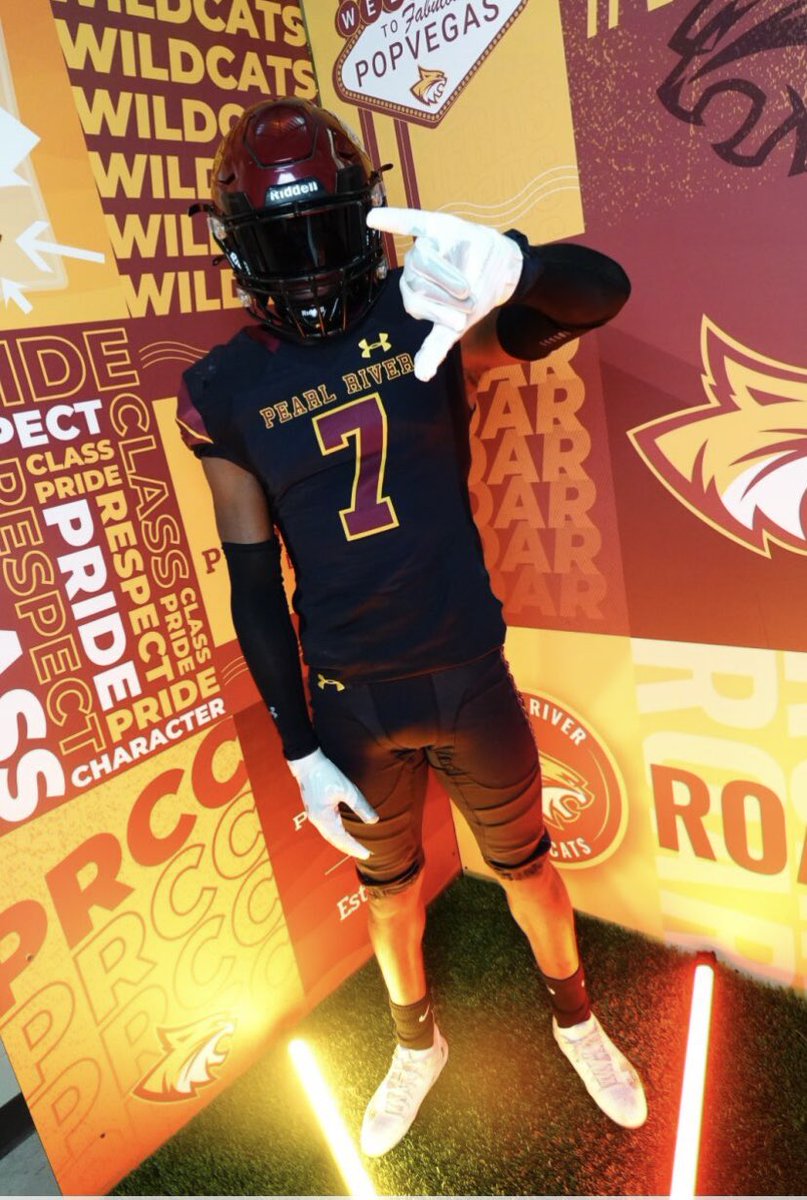 Cantguarddavid2's tweet photo. Phase 1 complete βοΈπ #ATTG #quick6ix @sirvares_snow @PearlRiverFB @coachsmith_prcc https://t.co/09gbmf1sL4