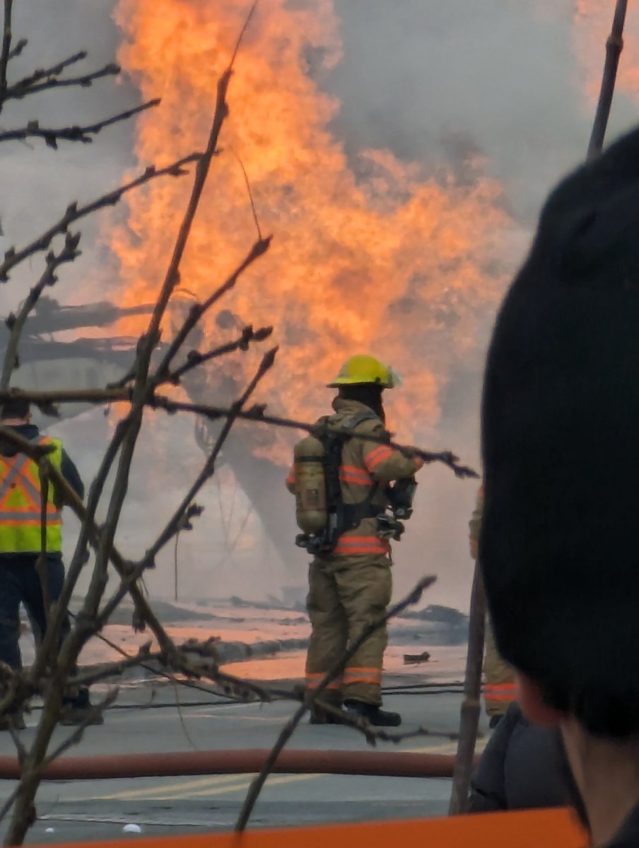 Deadly_JSay's tweet photo. @CBCNews 

More pictures different angle.  Looks like some equipment is in fire in the hole. https://t.co/JkNeyLaT3Z