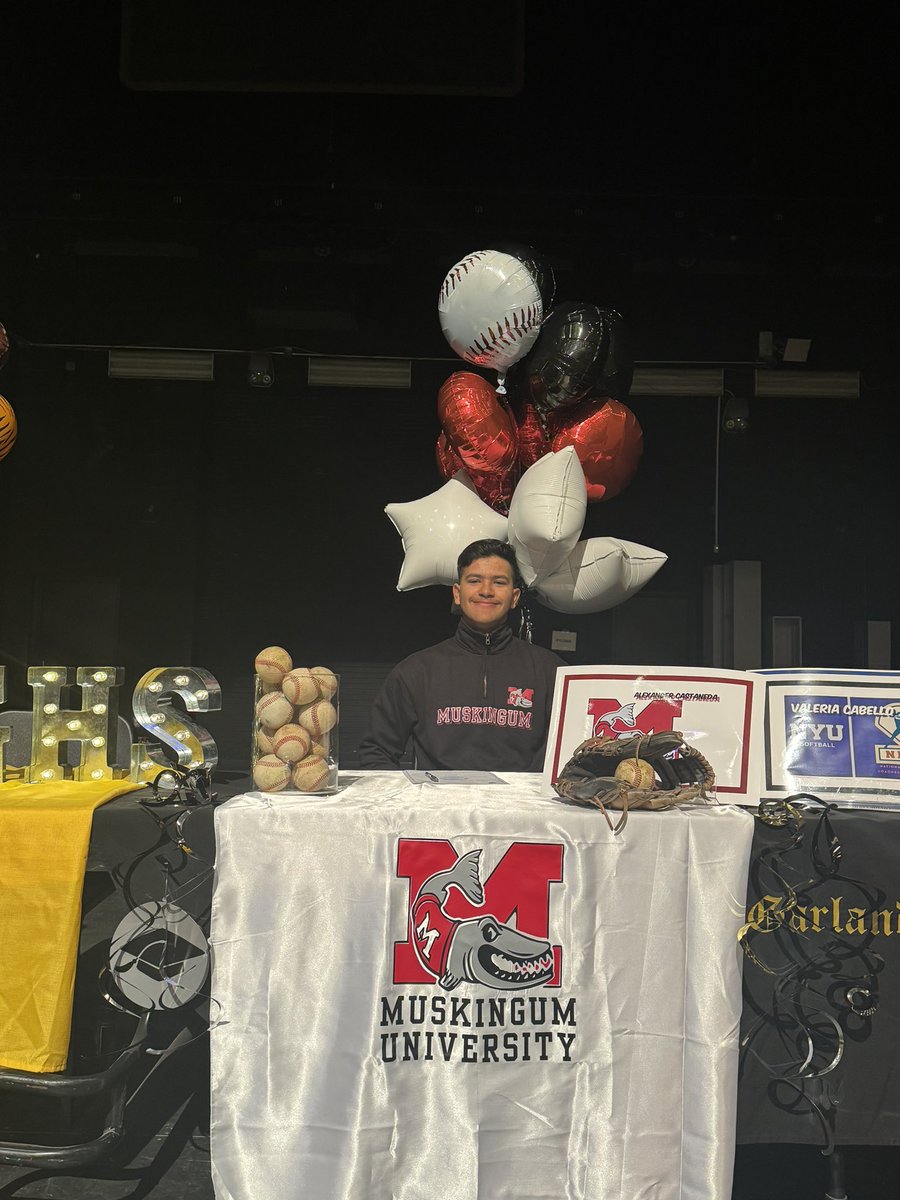 GHS_OwlBaseball's tweet photo. Congratulations to @Lexcast19 today. Great things happening to a great kid and family. https://t.co/bcIz009gO0
