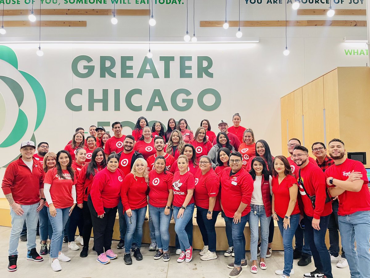 Thanks to our nonprofit partners and my Chicago team for making our community a better place to live and work - together, we reached 1Mil hours of volunteer service this year!
#TargetLovesCommunity
#OneMillionReasonsToCelebrate
#TargetGivesBack