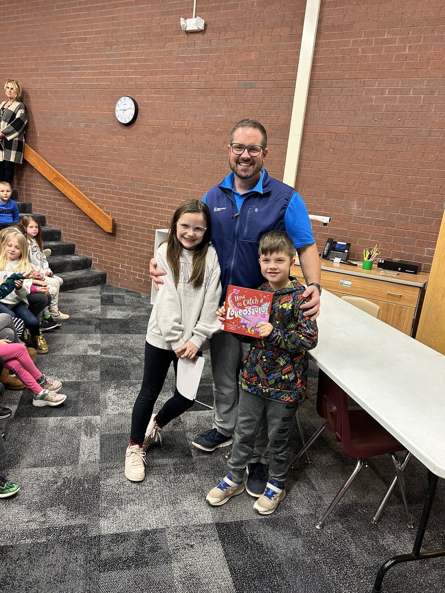 Deputy Mayor Matt Light and I had a fun morning celebrating 2024 Read Aloud Day with our kids, their peers, and teachers <a href="/NobSchools/">Noblesville Schools</a> <a href="/HDHawks/">Hazel Dell Hawks</a> &amp; <a href="/PREPantherPost/">Promise Road Elem</a>! 📚