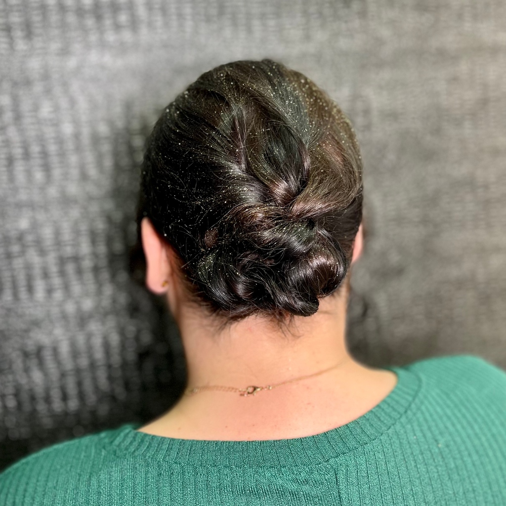 Hairdo_Salons's tweet photo. let us help you sparkle this Mardi Gras season 💖 @hairdo.kristin #hairdokristin #daphneal  #paulmitchell #hairdolyfe  #updos  #mardigras #glitterspray #hairdosalon #behindthechair #cosmoprofbeauty #hairbrained #hairdoaf paulmitchellpro 
https://t.co/ACDw8dOO9q https://t.co/QKa0xxuC3b
