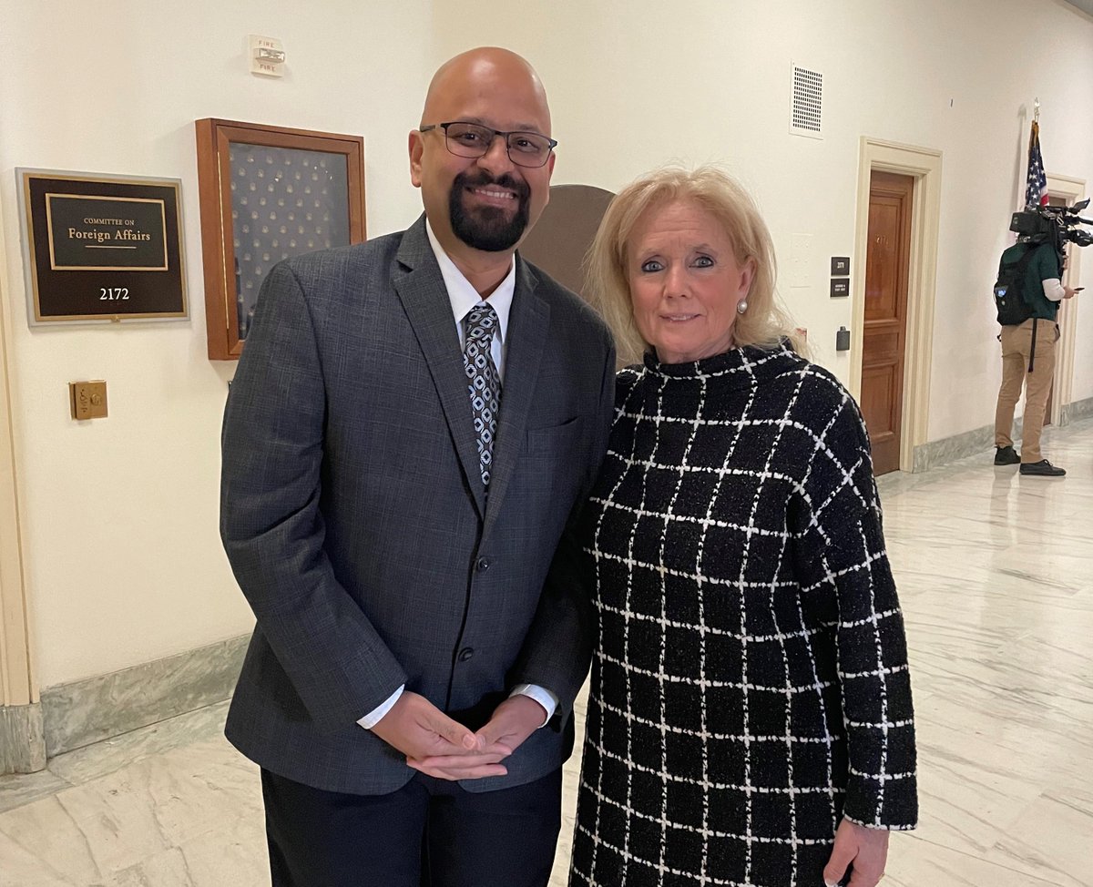 Great to see our own @iVikVS work with @LessCancer again this year at a Capitol Hill Event about looking for the best ways to prevent cancer.  Many thanks to honorable @RepDebDingell and @RepDonBeyer for their support.