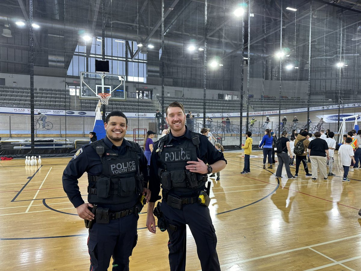 HDSB_Frankovich's tweet image. Thank you to @HaltonPolice for supporting #HDSB’s Sports Festival at the Milton Velodrome.
