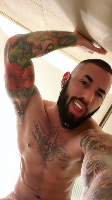 showertingz https://t.co/hYzgGp69KE