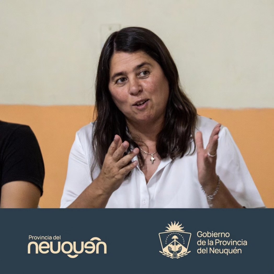 Seculturanqn's tweet photo. Continuando la agenda propuesta por el @Minhumanonqn,  junto a autoridades del gabinete provincial, seguimos acercando las políticas públicas y acciones al territorio.

El objetivo es estrechar lazos escuchando de primera mano las diversas realidades y contextos que atraviesan.⁣ https://t.co/FFXqQuk2C9