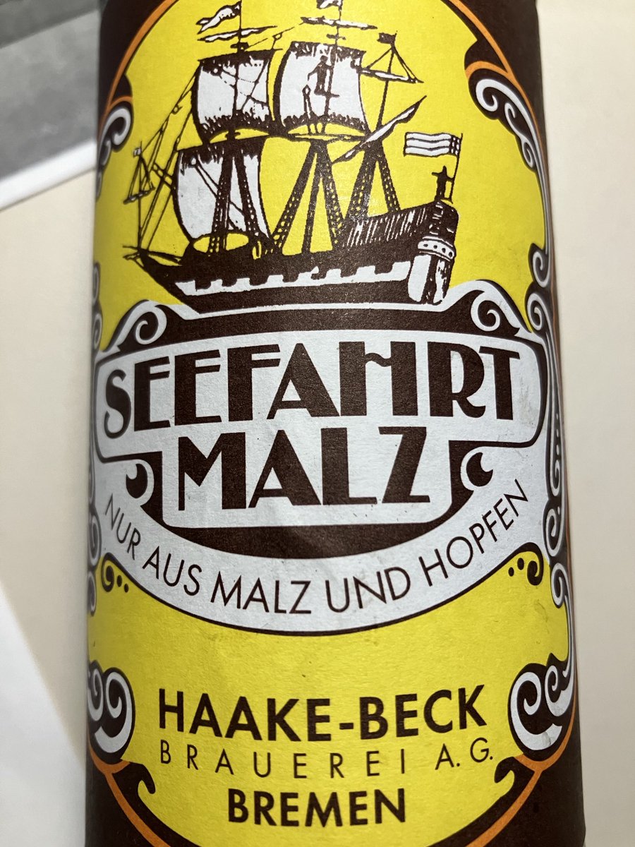 wk_hinrichs's tweet photo. Es ist angerichtet (so gut wie):
Zur #Schaffermahlzeit wieder das Seefahrtmalz von #Haake-Beck.
Scheußliches Gesöff. #Bremen https://t.co/kmTUGgaebg