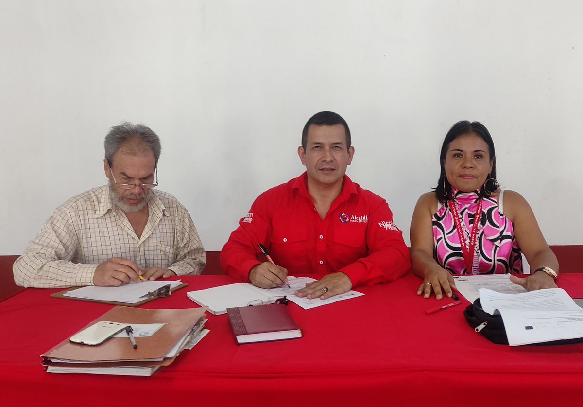 Trabajando con el Consejo Local de Planificación Pública en las propuestas de inversión 2024 para el municipio Santos Marquina, siguiendo las orientaciones del Presidente <a href="/NicolasMaduro/">Nicolás Maduro</a>  y el Gobernador <a href="/JEHYSONGUZMAN/">JEHYSON GUZMÁN</a>.#OtaloraVocacionParaServir.