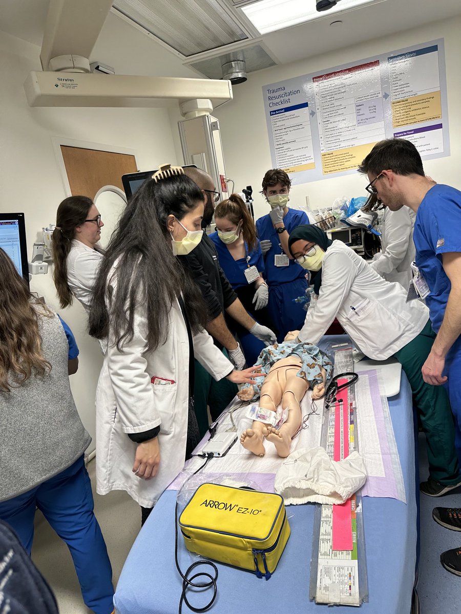 🚑🏥💙 Great work ⁦at today’s peds trauma sim ⁦@DukeSurgRes⁩ ⁦@dukeemergency⁩ #DukeNursing #DukeRT ⁦@DukeTrauma⁩ ⁦@DukeTraumaCtr⁩!! ⁦#Teamwork ⁦@APSASurgeons⁩ ⁦@bikingPEM⁩ ⁦@SEAL_duke⁩ ⁦@JMigaly⁩ ⁦@BehindTheKnife⁩