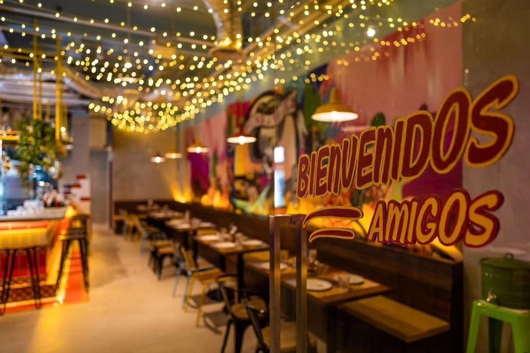 Interior & Tonic tweet media