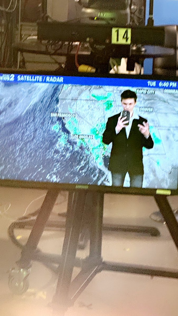 weatherinNC's tweet image. Had a good time yesterday afternoon with my good friend @TimBuckleyWX awesome experience! So glad I can meet new people and grow my passion for the weather, I love the wfmy weather team!