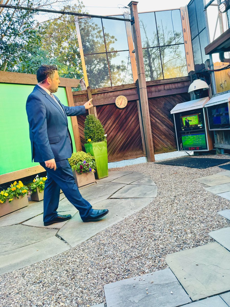 weatherinNC's tweet image. Had a good time yesterday afternoon with my good friend @TimBuckleyWX awesome experience! So glad I can meet new people and grow my passion for the weather, I love the wfmy weather team!
