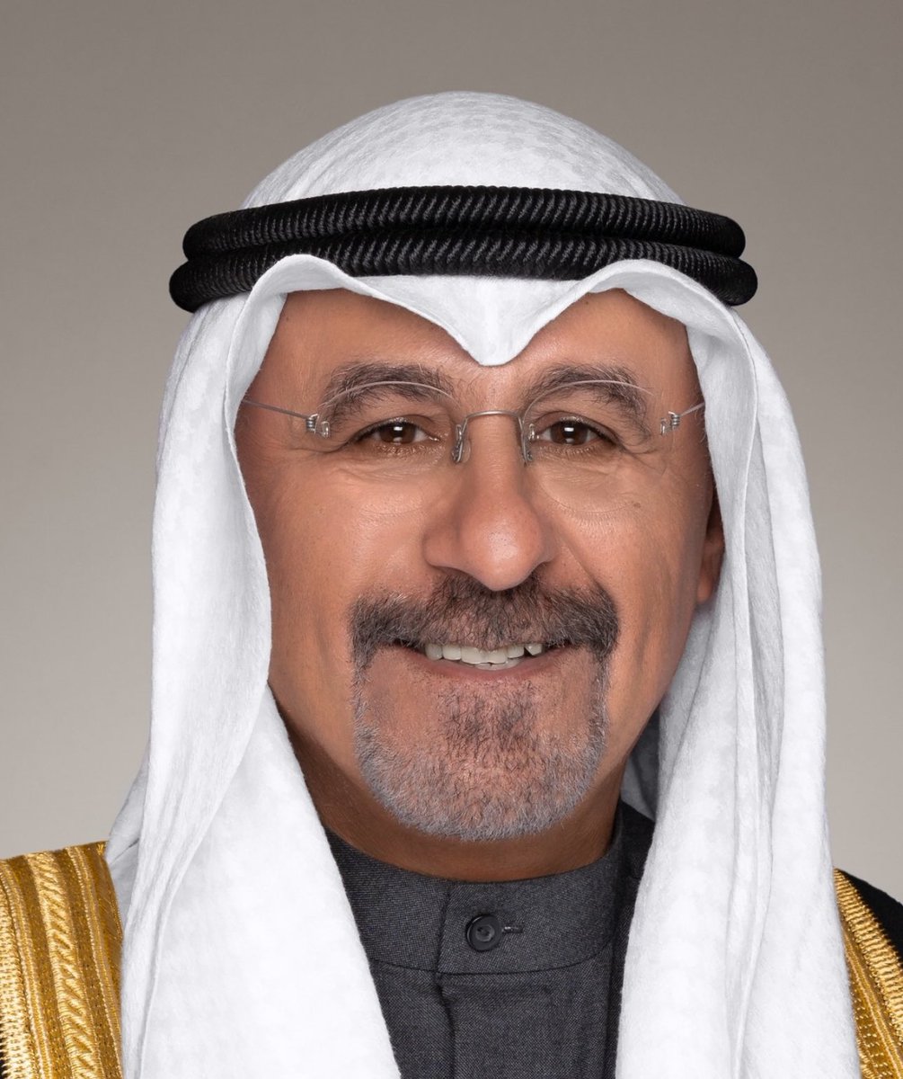 #عودة_التوظيف_مطلب_شعبي

#عودة_التوظيف_مطلب_شعبي2

" نتمنى من سمو الشيخ محمد صباح السالم 

 النظر للموضوع من جانب إنساني ابوي 

كثير من الموظفين قدمو استقالتهم لتغيير وظيفتهم 

وللتقديم في ديوان الخدمة المدنية 

ومنهم من يعيل اسر ولكن …

ايقاف التعيينات اثر على عملية التعيينات