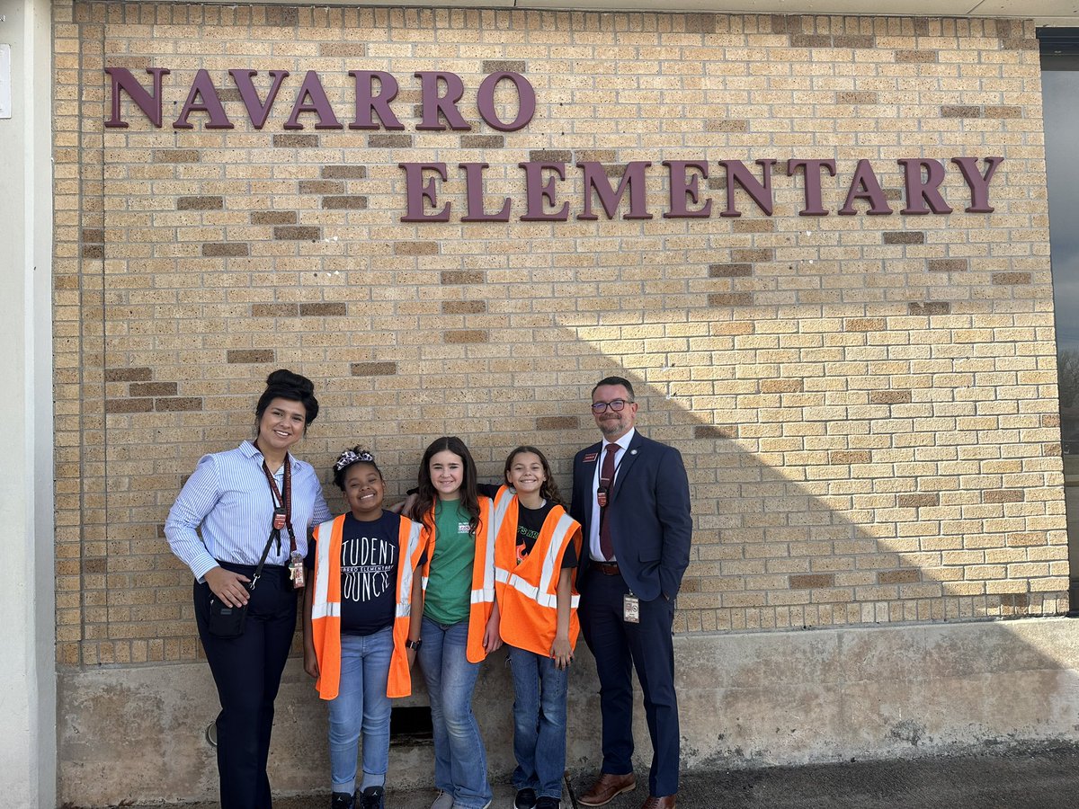 .<a href="/NavarroLISD/">Navarro Elementary</a> is ready to welcome nearly 80 educators from across Texas for the Leader in Me Symposium! 🌟

Educators are visiting to learn more from Navarro teachers, students, and admin about their successful implementation of the #LeaderInMe framework. 

#ExpeditionExceLLence
