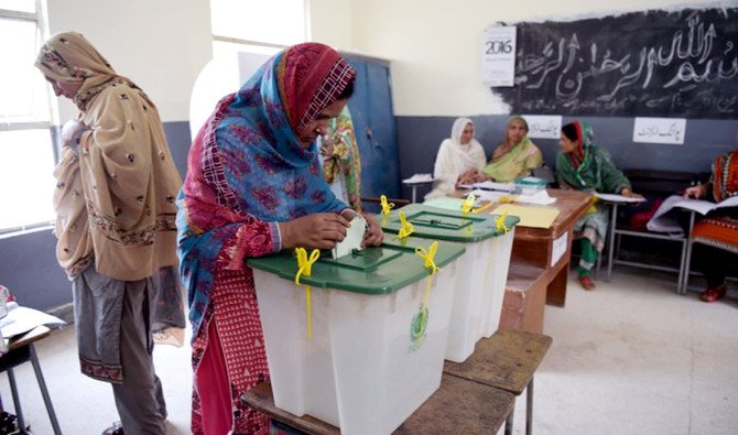 hmunir393's tweet photo. Tomorrow is a big day for the future of this country. Vote is your right as well as your duty. Caste it wisely.
"Your vote will decide the future of your children."

#Elections2024
#Election2024pakistan 
#Elections  #VoteForPakistan  #PakistanElection #PakistanZindabad
#شب_معراج https://t.co/7yvxQZxai0