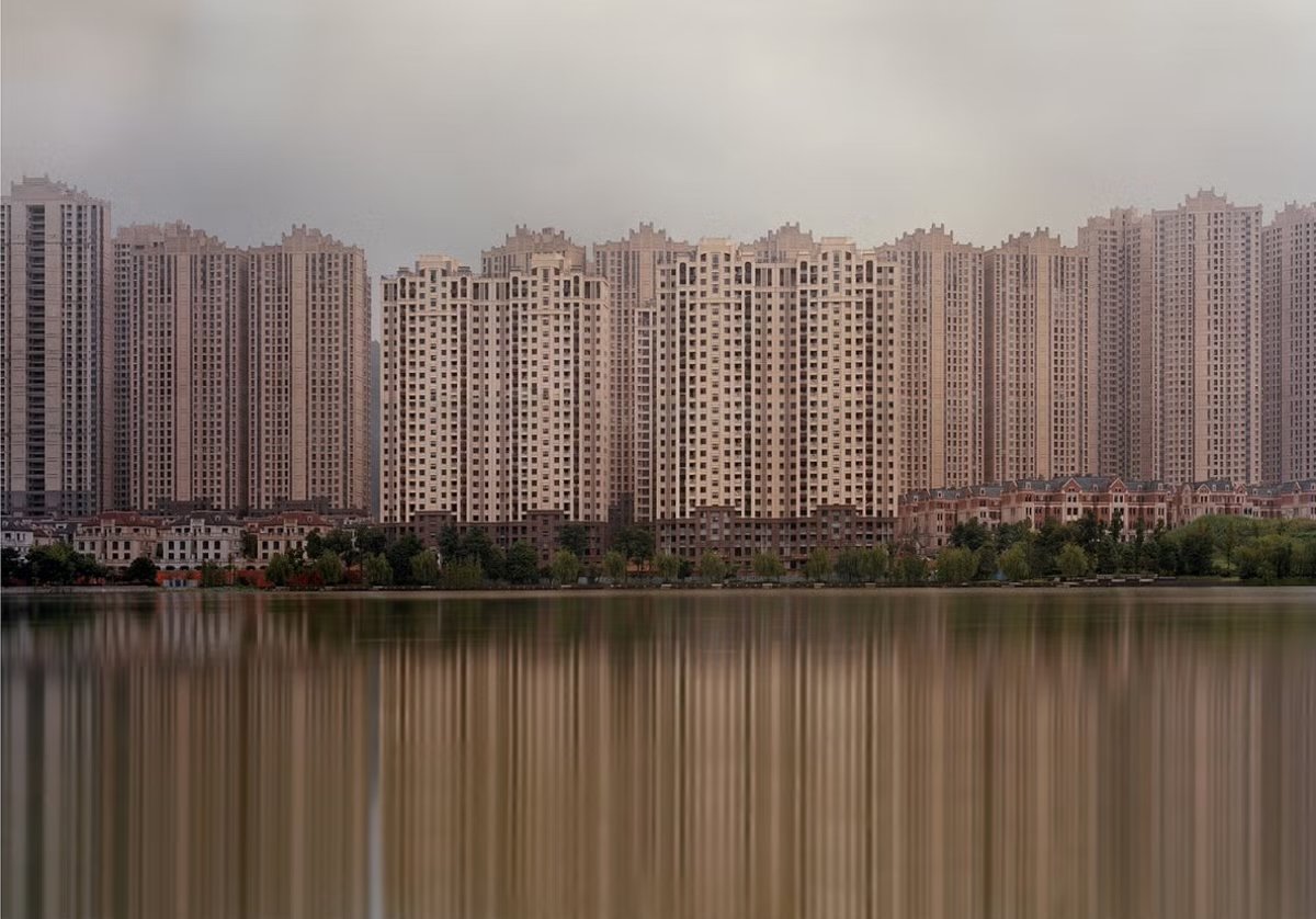 the_new_centre's tweet photo. 1/Our Instructor, Anna Longo (@AnnAL0ng0), will teach a one-credit Seminar titled "On the Destruction of Life in the Epoch of the Fourth Industrial Revolution: Information Anti-production and the Ecological Crises"

IMAGE: Kai Caemmerer, Unborn Cities Series, 2015. https://t.co/FwBjxvib1H