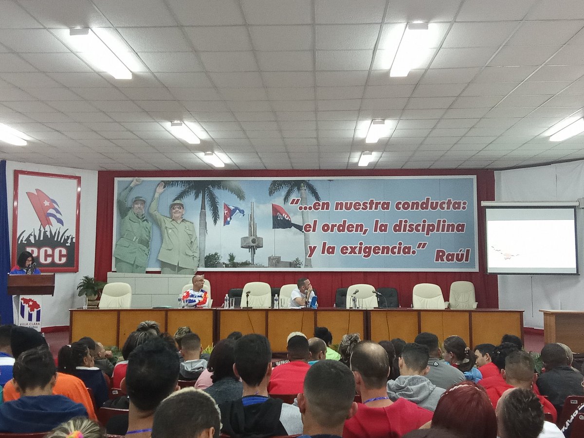 📌🇨🇺 #EnDesarrollo desde la Escuela Provincial del Partido Carlos Baliño, la vicegobernadora de #VillaClara actualiza a los delegados del XII Congreso de la UJC sobre la gestión gubernamental del territorio. 

#UnaMejorJuventud
#CreaTuFelicidad