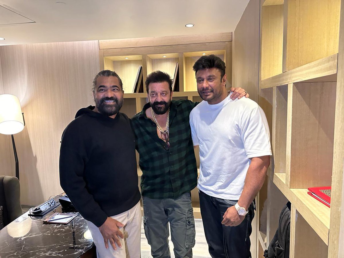 KvnProductions's tweet photo. A special meeting &amp; a special moment! 🌟
 
@duttsanjay @dasadarshan @directorprems @KvnProductions @SUPRITH_87 https://t.co/mzGgmUzPVk