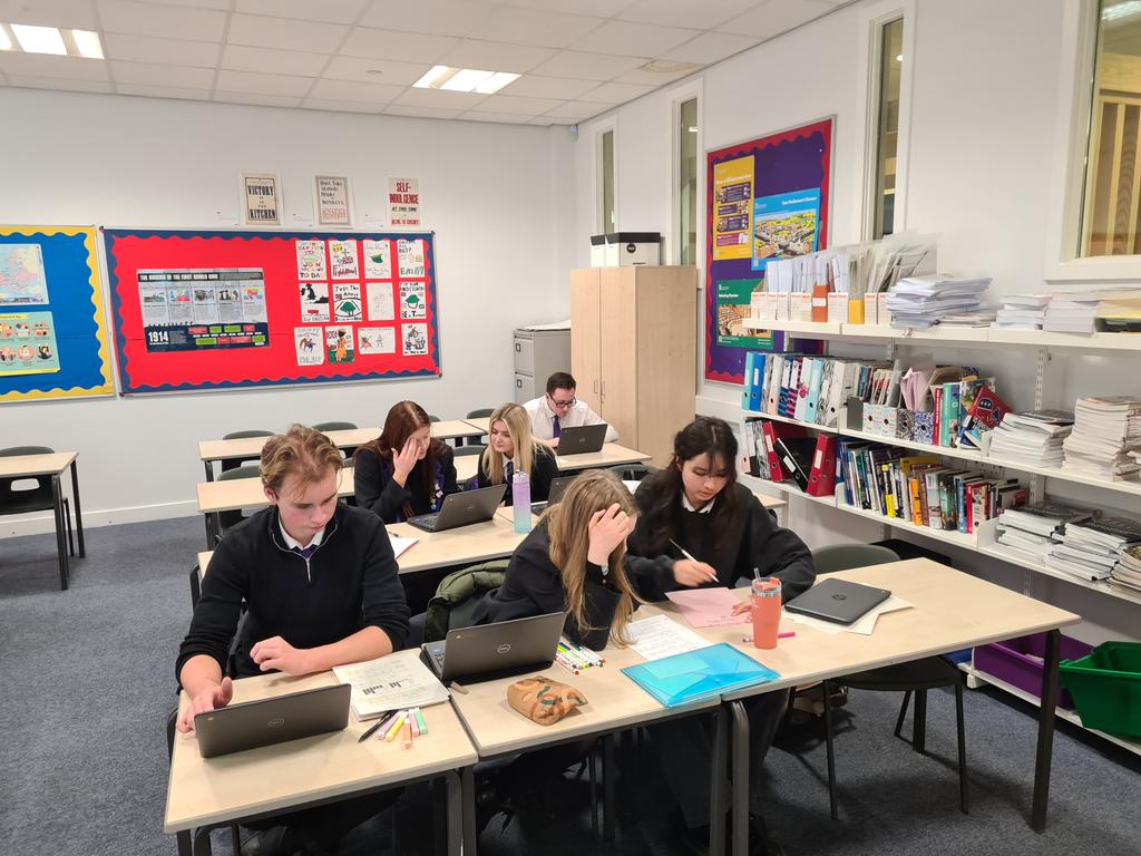 Higher Politics today, leading learning by coaching each other through the 20 mark data question and then producing a top tips guide of their choice. Well done team! 👏