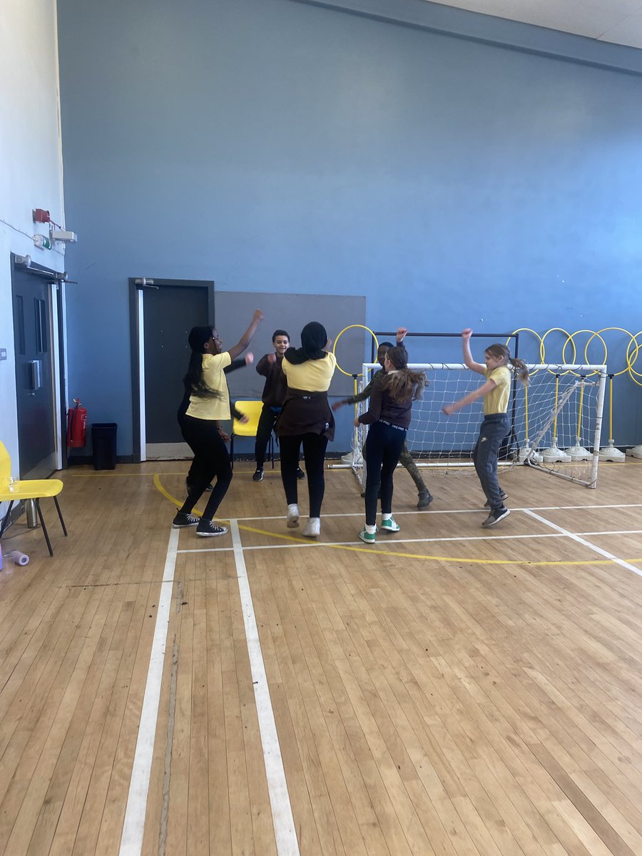 P7 look better when they’re dancing 🕺🏼 🪩💃🏻. 

Today, led by our boys, we added some Fortnite dances to our routines! #RightsRespectingSchools

‘Every child has the right to relax, play and take part in a wide range of cultural and artistic activities.’

<a href="/StFrancis_PS/">St Francis PS&NC</a>