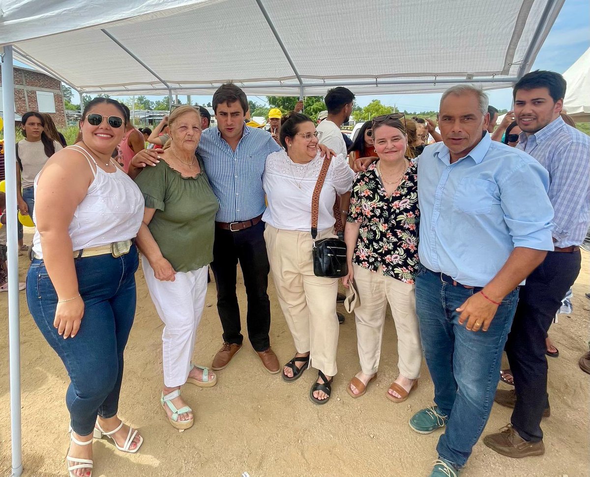 Florida continua el camino hacia el “asentamiento cero”.
Se entregaron 11 nuevas viviendas en el Sitio Pintado. 
De las políticas de gobierno que más impactan en las familias de las  nuevas generaciones.