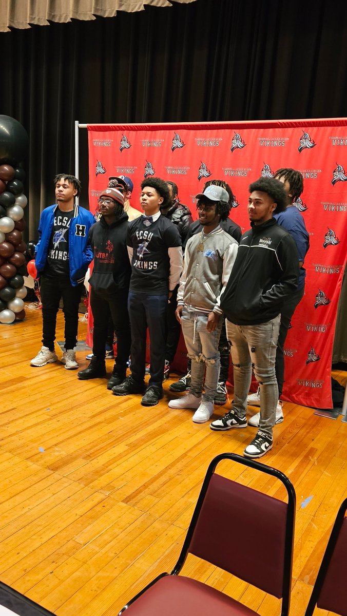 Coach Banks🆘️ tweet media