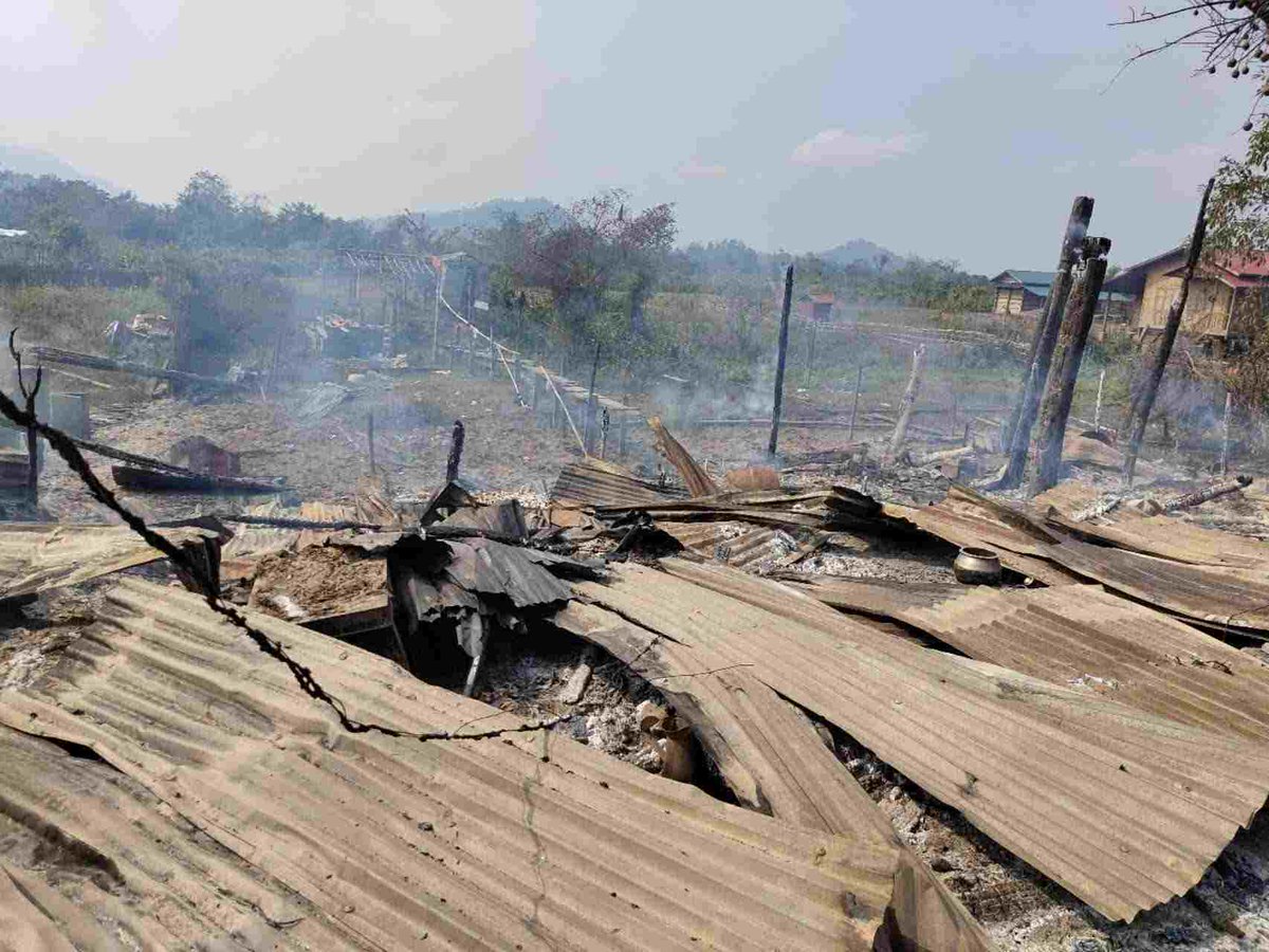 Without ongoing battle, terror Junta soldiers have been burning the entire Thafanzin village in #Yetarshay Twp,#Bago Region since in this afternoon and over 20 villagers are arrested. That's the 2nd time. KTM 
#VillagesBurntDownByJunta
#2024Feb7Coup
#WhatsHappeninglnMyanmar