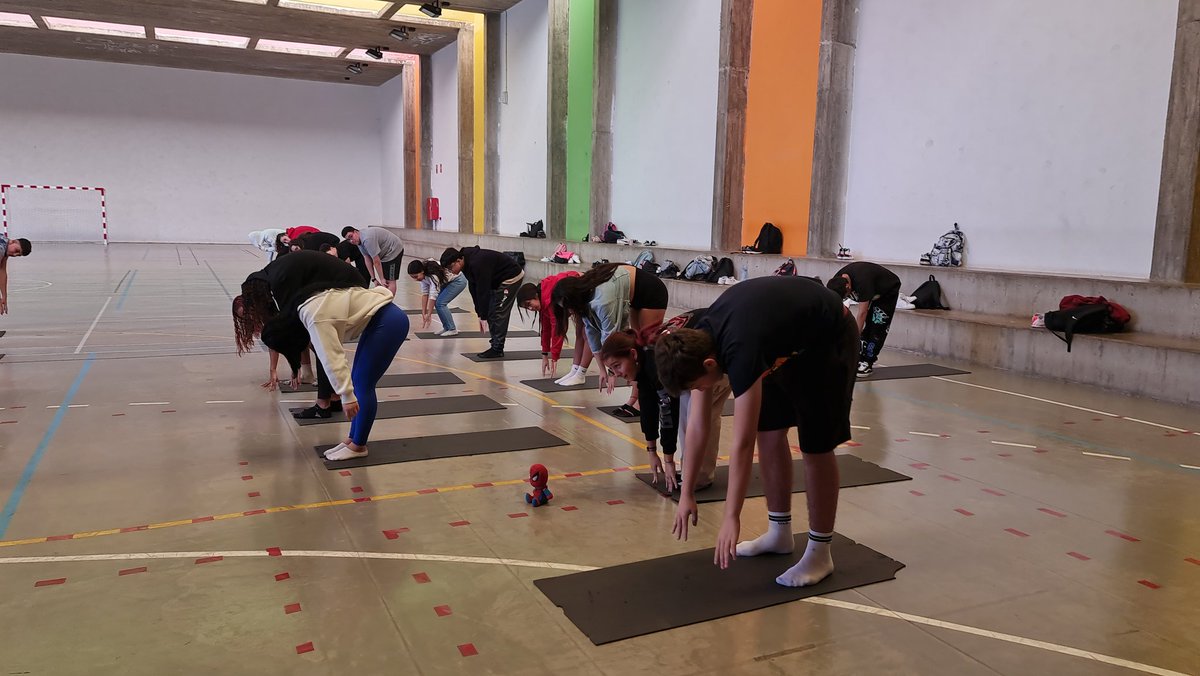 IES_MARINA's tweet photo. ¡Experimentamos la serenidad con nuestro taller de yoga! 🧘♂️ Gracias a todos los participantes por crear una atmósfera tan positiva y tranquila. ¡Namaste! 🙏 #Yoga #Bienestar #Serenidad
#innovAS @EducacionCan @CanSaludable @LaLagunaCEP https://t.co/Cib7zSMp3S
