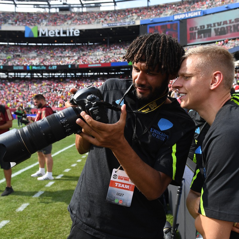 Arsenal's tweet photo. Gunners behind the lens 📸

🎞 Go back through the archives to when our players swapped the ball for the camera 👇