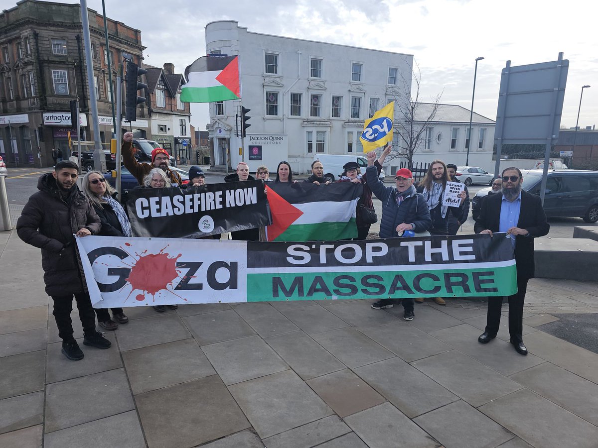 PCS members join the workplace day of action to #StandWithGaza in Unity Square, Nottingham  #CeaseFireNow #PCS