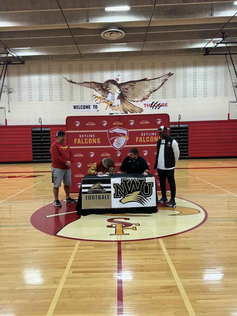 lindsay_t_yost's tweet photo. 🎉 Big day for Skyline High! Trent Howell commits to Nebraska Wesleyan University for football. 🏈 With Coach Childers, Coach Davis, Coach Arndt, family & friends cheering on, we’re all bursting with pride. Here’s to new beginnings & soaring higher, Trent! 🌟 @FalconAthletics @SkylineFalcons @SHS_Principal @KarlaAllenbach @SVVSDsupt @SVVSDdeputy @goSVVSD #NationalSigningDay