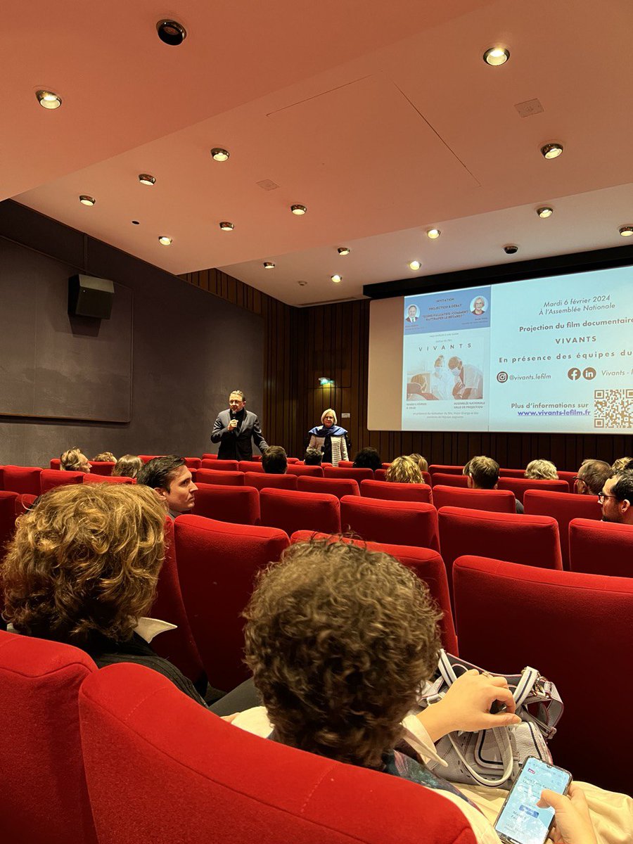 Servane Hugues (@servanehugues) on Twitter photo 🎥Projection du film "Vivants" de Victor Grange, organisée par <a href="/Vidal7602/">Annie Vidal</a> et <a href="/dmartindijon/">Didier Martin 🎗</a> hier soir à l'<a href="/AssembleeNat/">Assemblée nationale</a>.
Un message d'espoir, d'humanité et de dignité. 🎥Projection du film "Vivants" de Victor Grange, organisée par <a href="/Vidal7602/">Annie Vidal</a> et <a href="/dmartindijon/">Didier Martin 🎗</a> hier soir à l'<a href="/AssembleeNat/">Assemblée nationale</a>.
Un message d'espoir, d'humanité et de dignité.
