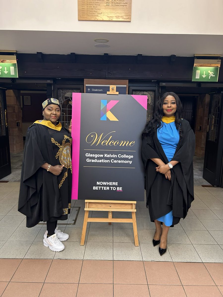 GKCollege's tweet photo. And it's a wrap!
What a day, we are so proud of all our #Graduates and know that they will go on to do great things.
We wish them the best of luck in whatever they go on to do next.
#NoWhereLikeKelvin #NoWhereBetterToBe #graduation https://t.co/auSAyEXi8r