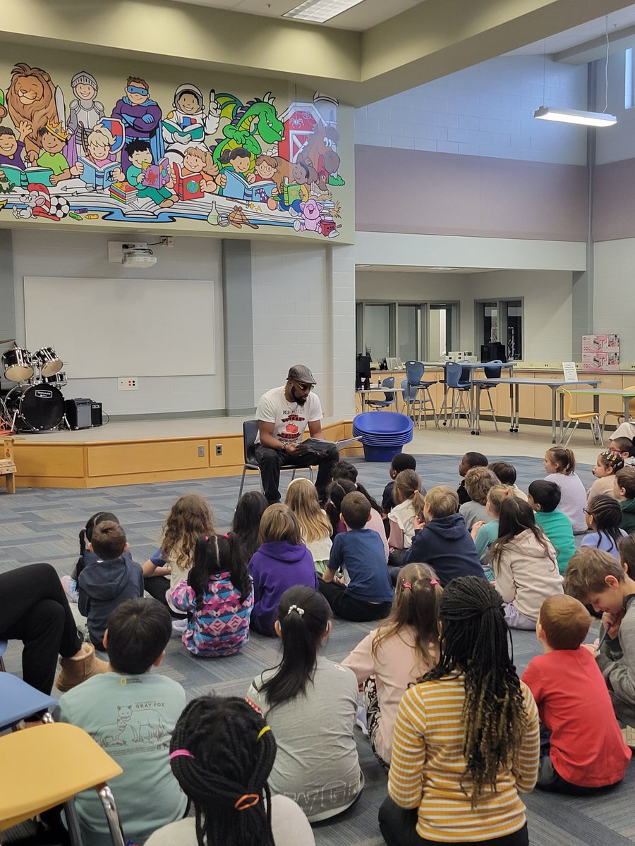 Waterloo Catholic DSB (@waterloocdsb) on Twitter photo Today, we had a *very* special guest join the <a href="/stnkspirit/">St. Nicholas WCDSB</a> Read-A-Thon! Thank you World Boxing Champion <a href="/FitzroyTheWhip/">Dr Fitzroy Vanderpool</a> for reading with us and reminding us that "With Hope it's Possible"!🥊🙏 Today, we had a *very* special guest join the <a href="/stnkspirit/">St. Nicholas WCDSB</a> Read-A-Thon! Thank you World Boxing Champion <a href="/FitzroyTheWhip/">Dr Fitzroy Vanderpool</a> for reading with us and reminding us that "With Hope it's Possible"!🥊🙏