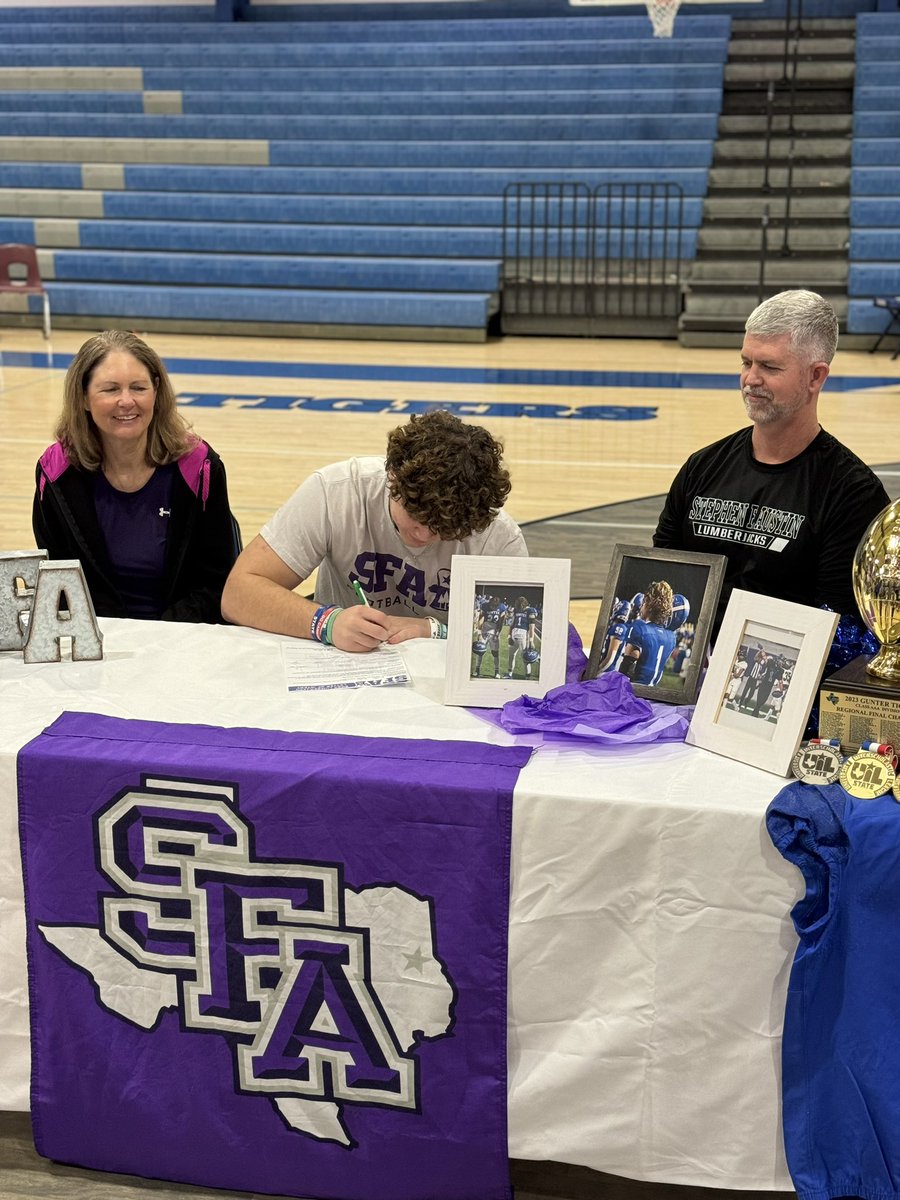 brayden_hint1's tweet photo. All in. #COMMITTED @SFA_Football @Coach_RogersSFA @CoachCarthel @CoachJChambers  @CoachMutz @CoachFieszel @CoachChav https://t.co/bh4HCmpxm0