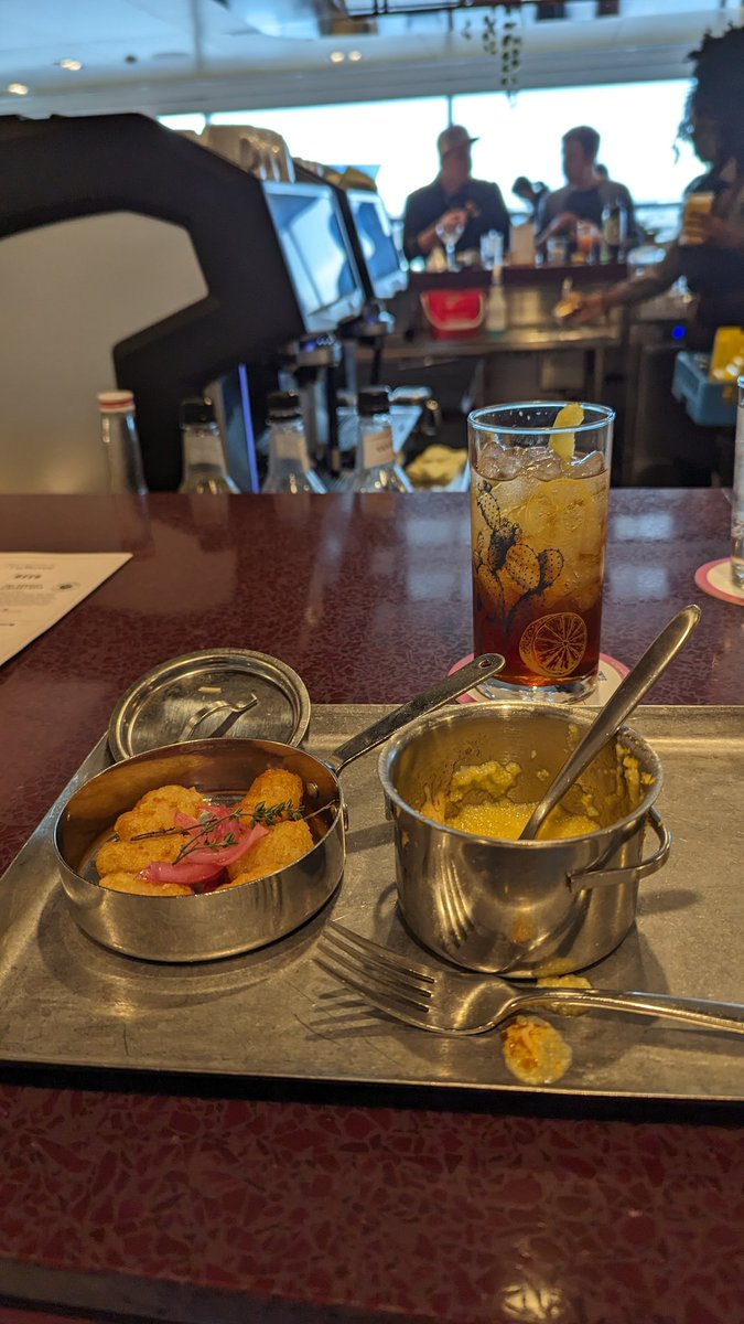 HeidiTown's tweet photo. Hanging out in the @CapitalOne Lounge at DIA. 

I swear we are on a business trip! 

@DENAirport #beingfancy #morningdrinking https://t.co/vkQh9K0muc