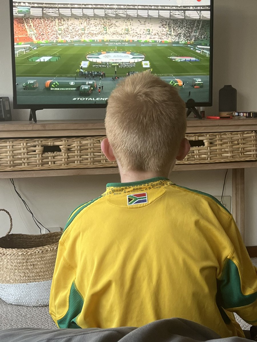 justgeeb's tweet photo. Bafana Bafana we are ready! Do us proud 🇿🇦⚽️ https://t.co/KUc37cLiIN