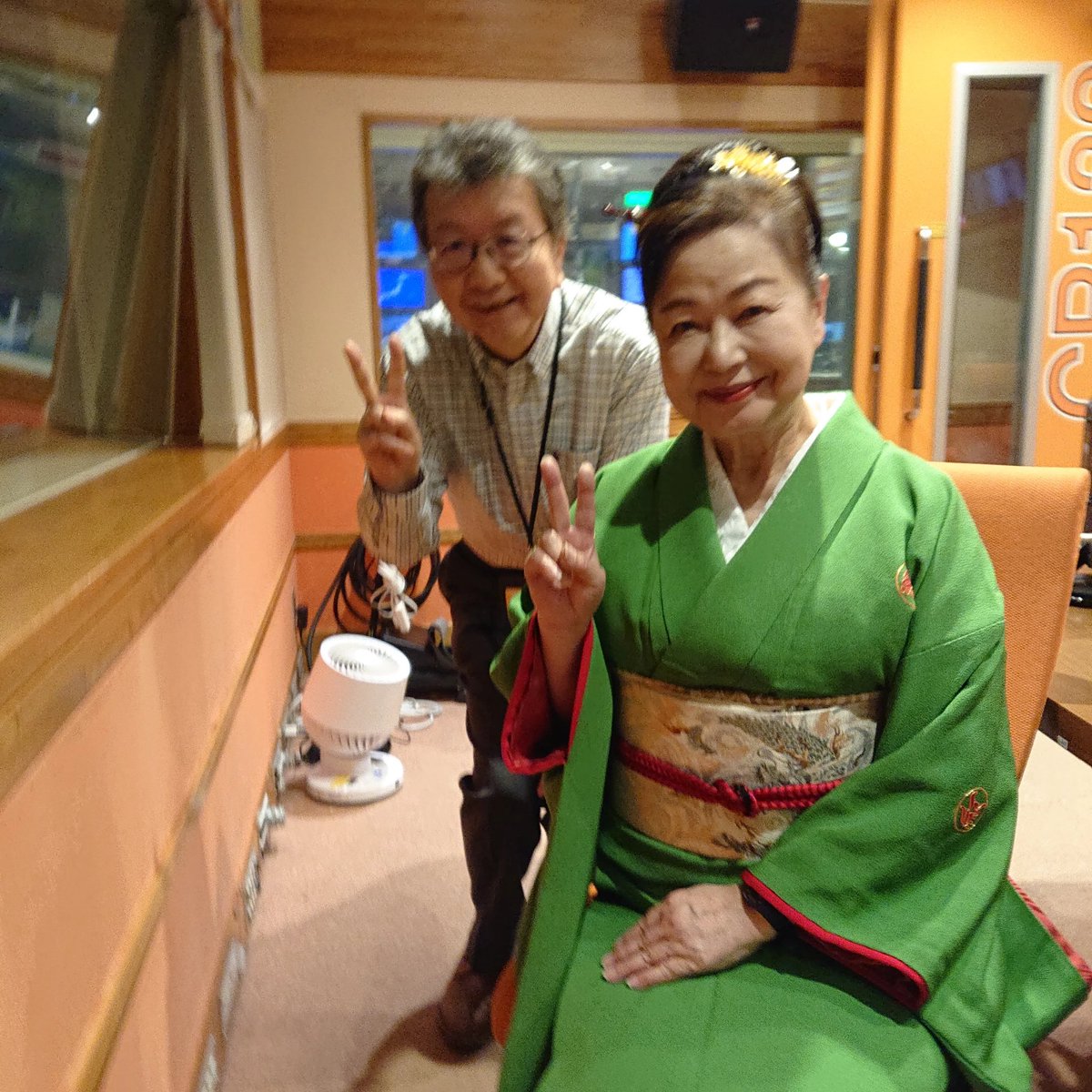 kandakurenai's tweet photo. NHKラジオ深夜便ミッドナイトトーク６回目終了。芳野アンカーと楽しい二時間もあっという間。次年度は、４月３日～です❤️ https://t.co/HlI8L8mli6