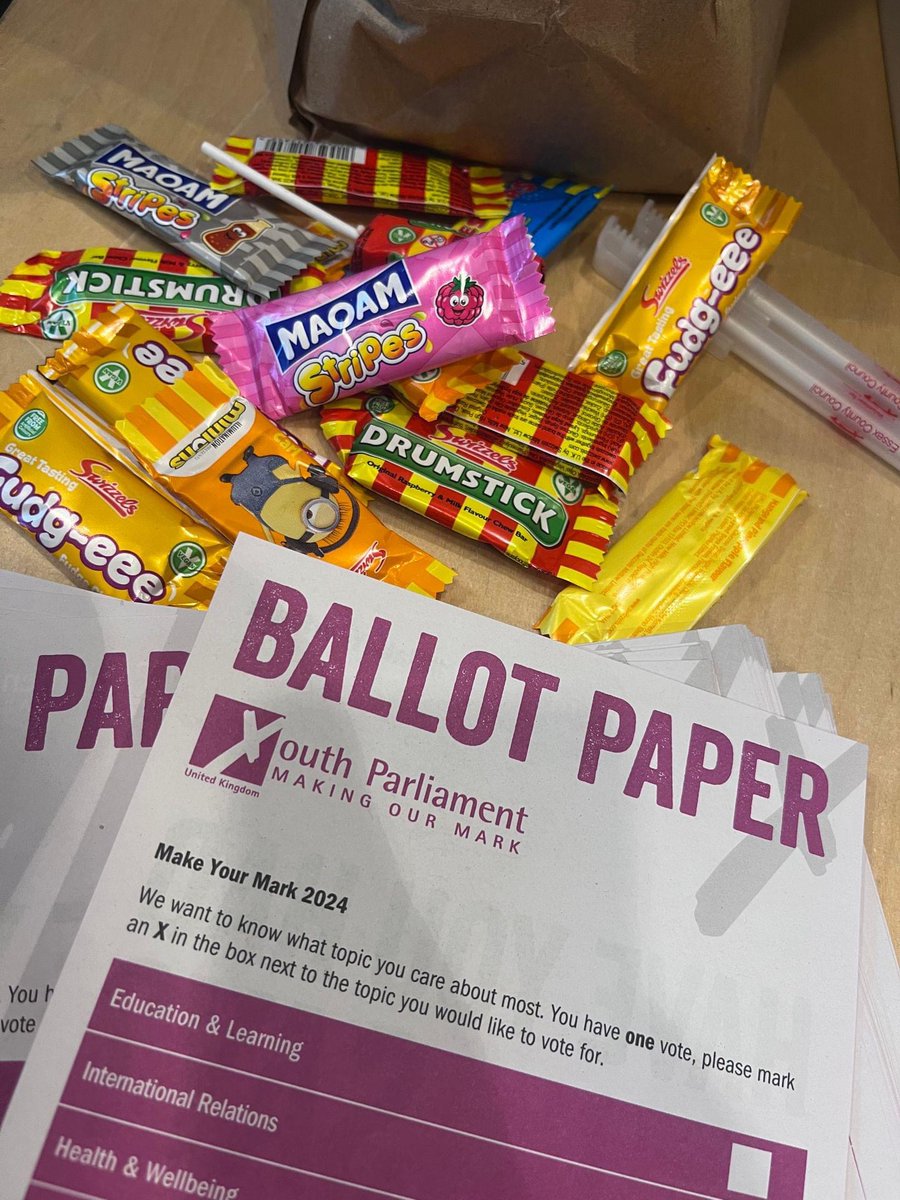 Molly and Clare have been busy at Harlow College this week, handing out 'Make Your Mark' forms and discussing the important topics with students. Make sure you pop by, they'll be back in the cafeteria tomorrow! #EssexYouthService #YouthWork #Makeyourmark #BYC #YEA
