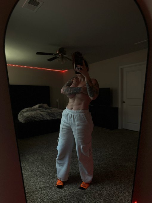 Merrrrrrnin. Bout to head to the gym. Youre not skipping again today&hellip;. Right? https://t.co/h86NnNQrP