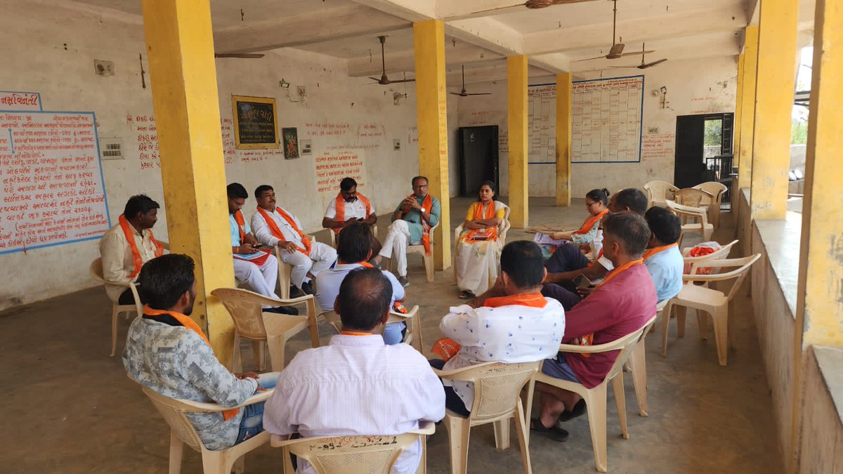 ગાવ ચાલો અભિયાન અંતરંગ પાટણ લોક સભાના પ્રભારી શ્રી અશોકભાઈ જોશીજી ની અધ્યક્ષ સ્થાને સિદ્ધપુર તાલુકા ની નેદ્રા જિલ્લા પંચાયત સીટ માં દેથલી બૂથ 191 તેમજ બિલિયા જિલ્લા પંચાયત સીટ માં લાલપુર બૂથ 249 ઉપર પ્રવાસ કર્યો.