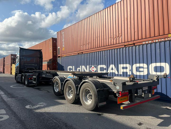 DennisonTrailer's tweet photo. Spotted! Ready for loading on a shipping container 💪
#WereRightBehindYou #Trailer https://t.co/IlAQa7MUjy