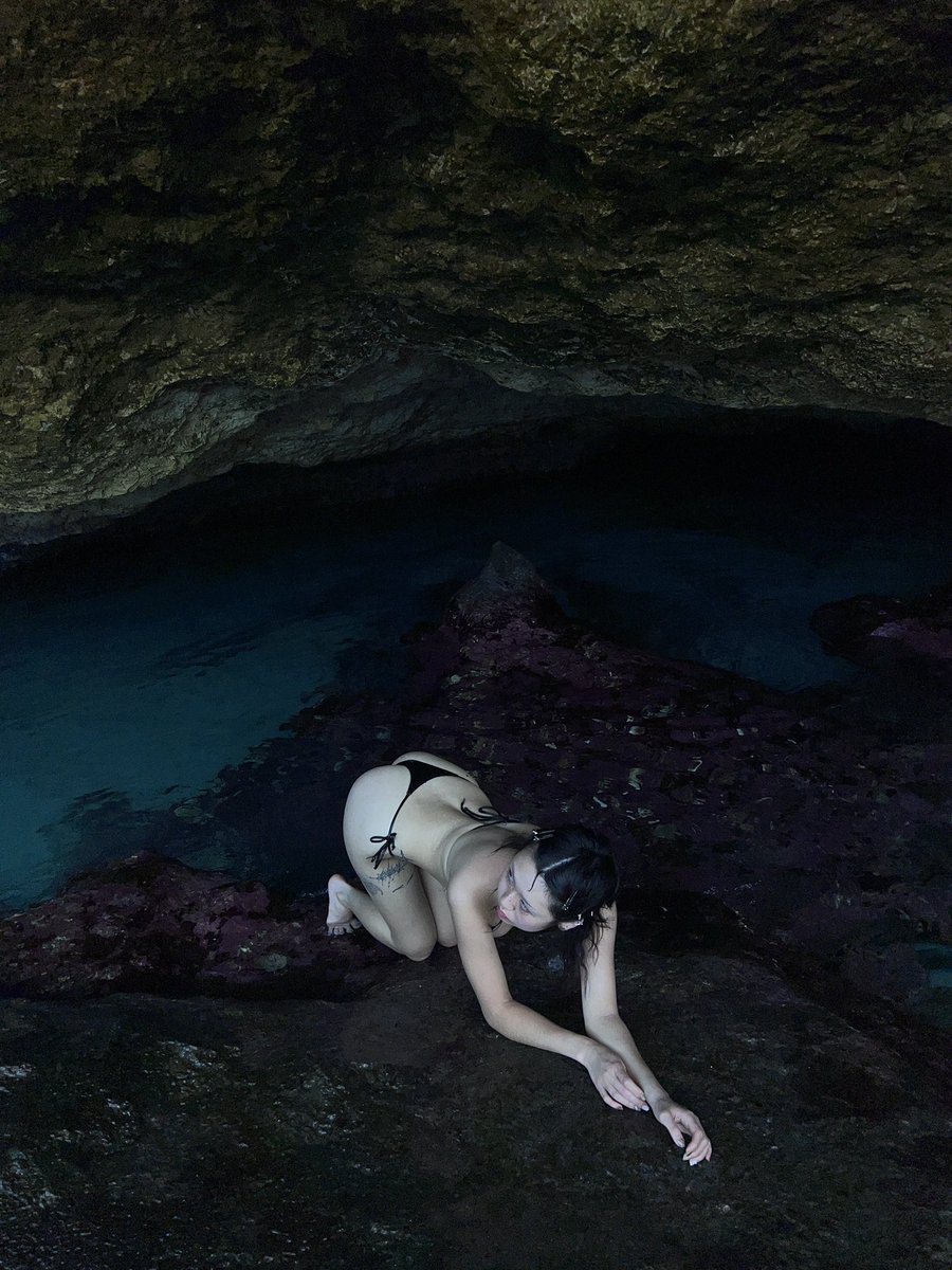 backpackitten's tweet image. So aquarius of me