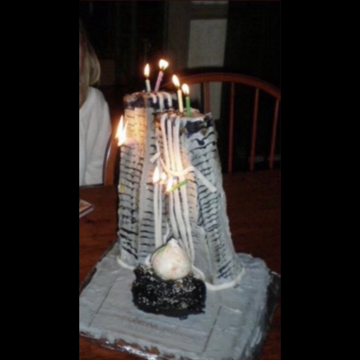 gracefurby's tweet image. #911BirthdayCakeWorldPremiere🎂🏙️

the moment you’ve all been waiting for is finally here - and i hope this photo impacts you as much as it did me. ❤️ love you guys